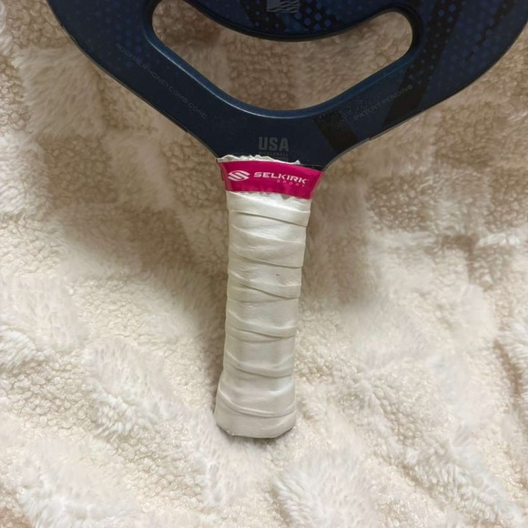 Selkirk Invikta Paddle with Vibrant Pink and Navy Design - Picture 5 of 5